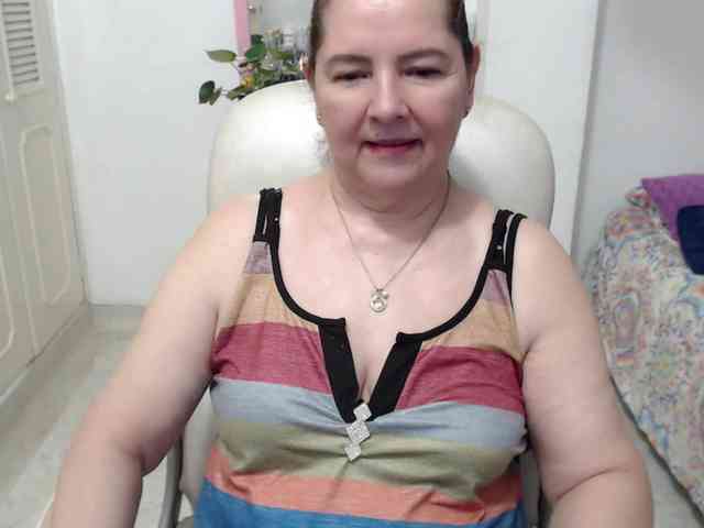 leonela-68 webcam