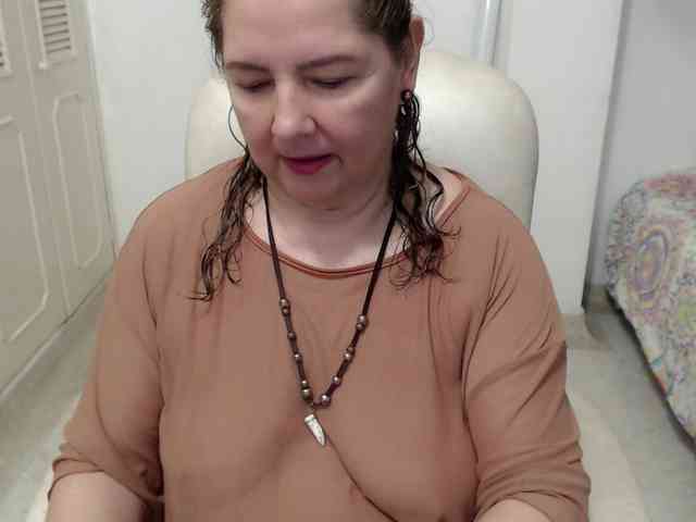 leonela-68 webcam