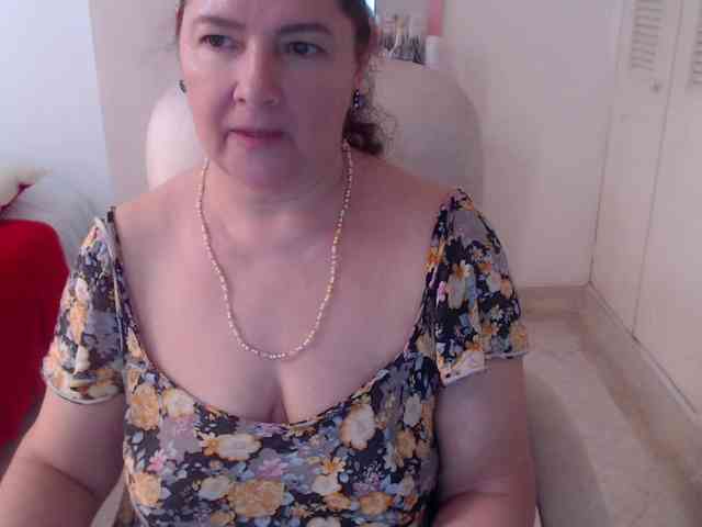 leonela-68