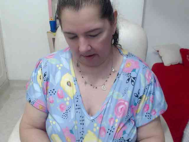 leonela-68 webcam