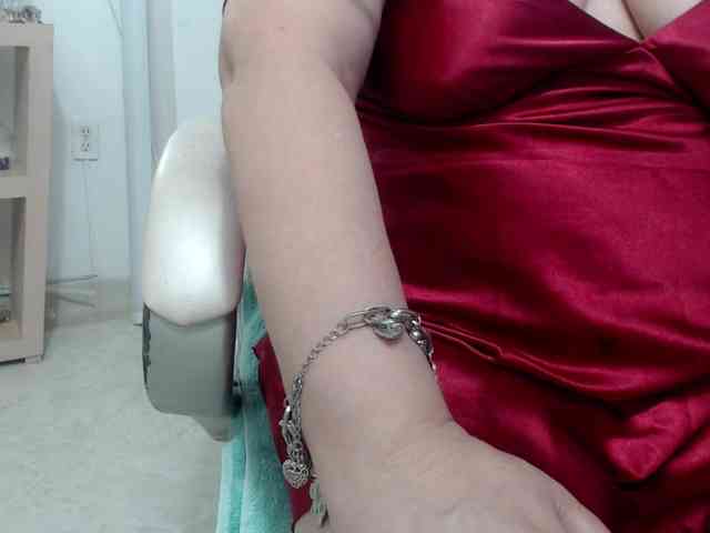 leonela-68 webcam