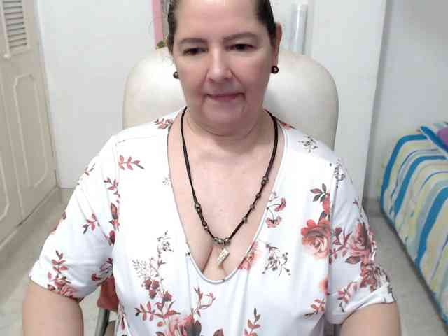 leonela-68 webcam