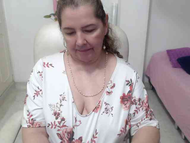 leonela-68 webcam