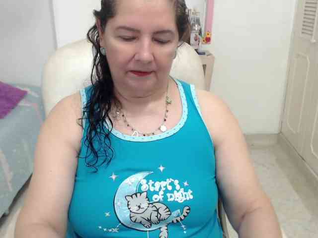 leonela-68 webcam