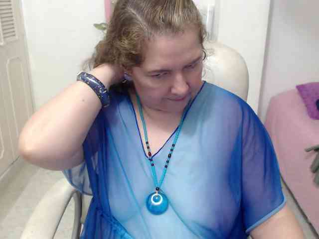 leonela-68 webcam