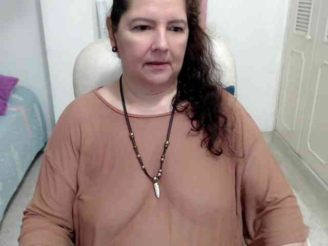 leonela-68 webcam