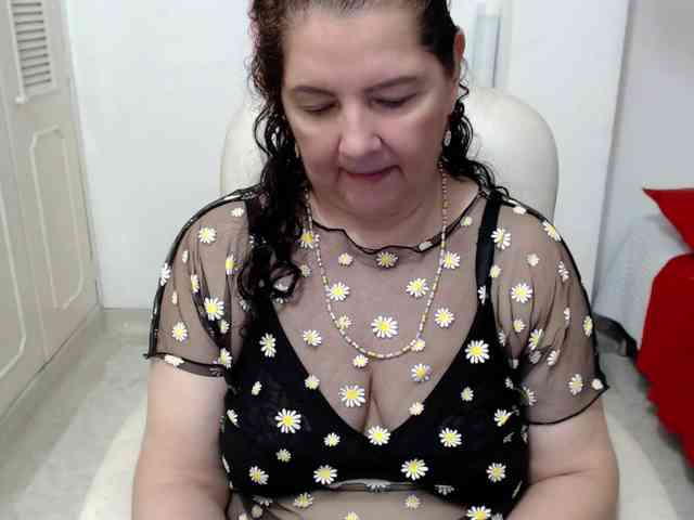leonela-68 webcam