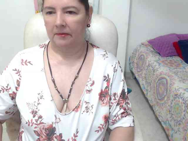 leonela-68