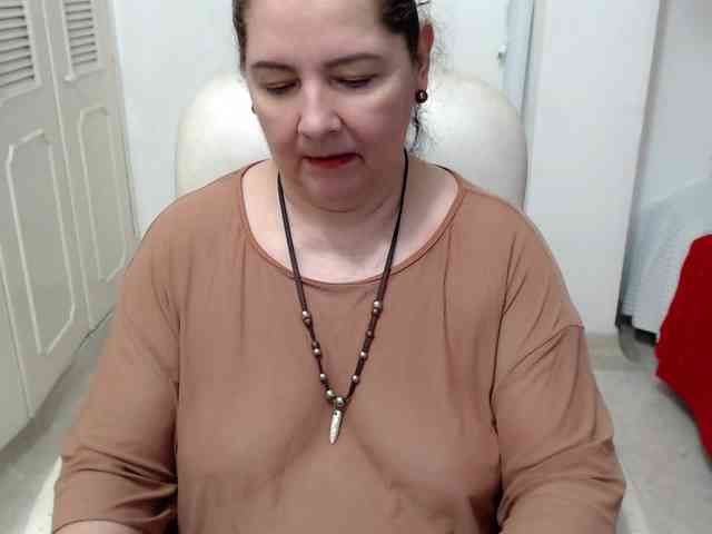 leonela-68