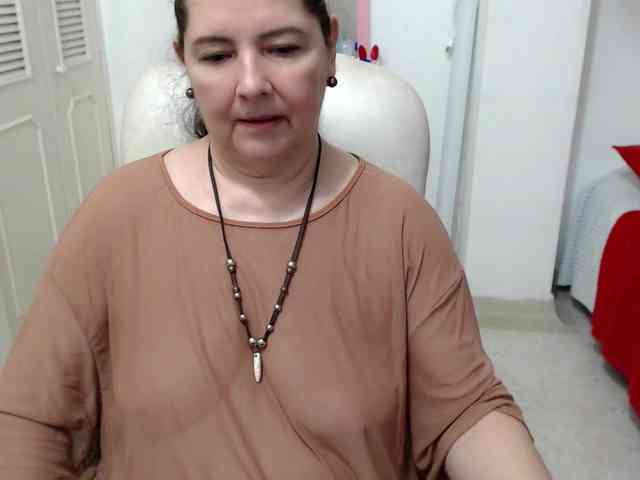leonela-68