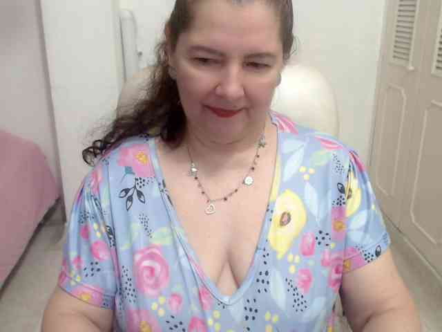 leonela-68 webcam