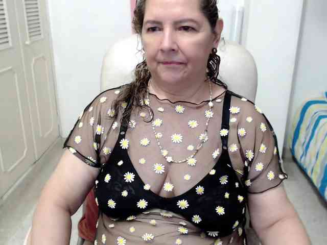 leonela-68 webcam