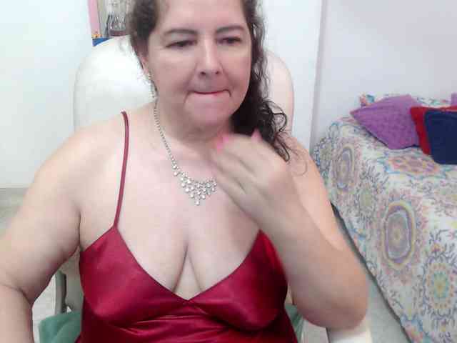 leonela-68
