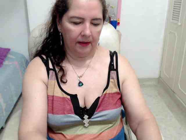leonela-68 webcam