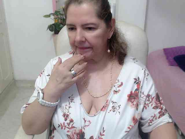 leonela-68 webcam