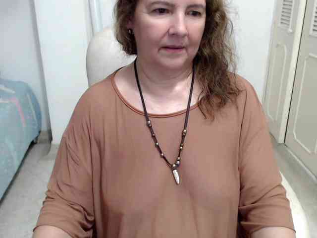 leonela-68