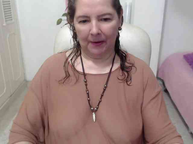 leonela-68 webcam