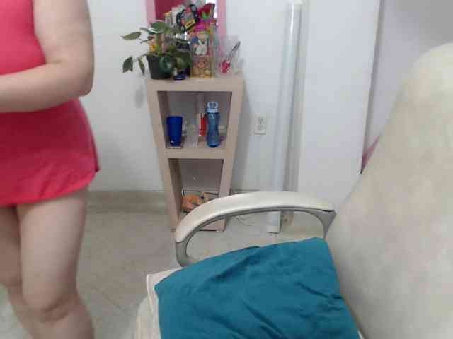 leonela-68 webcam