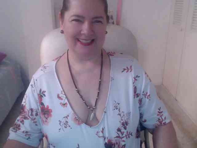 leonela-68 webcam