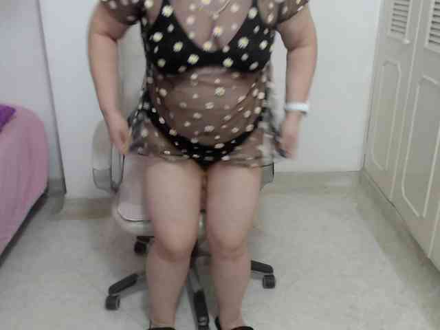 leonela-68 webcam