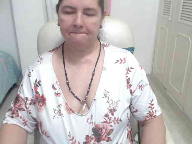 leonela-68 webcam