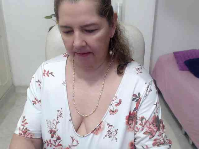 leonela-68 webcam