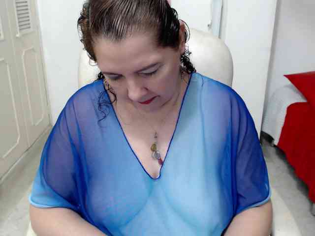leonela-68 webcam