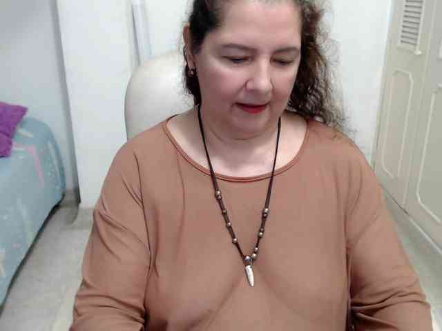 leonela-68 webcam