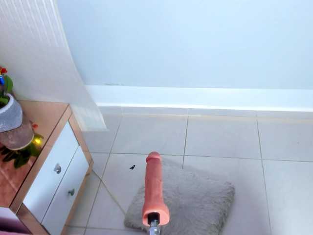Dahlia-rossee live cam on BongaCams