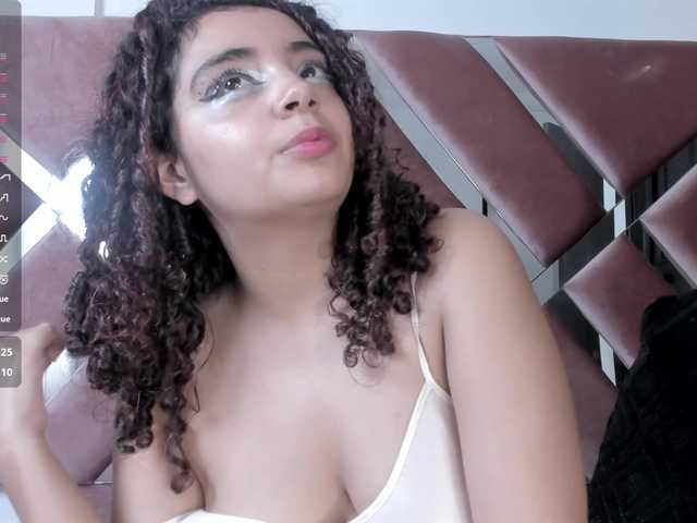 Dahlia-rossee live cam on BongaCams