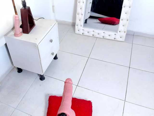 Dahlia-rossee live cam on BongaCams