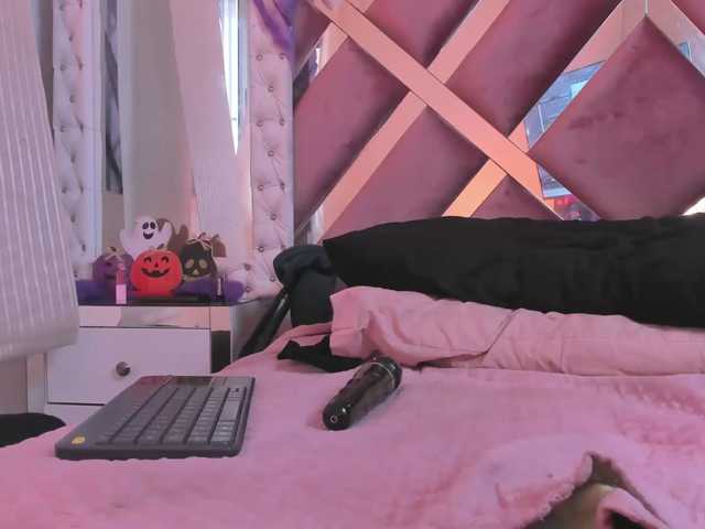 Dahlia-rossee, live now on BongaCams