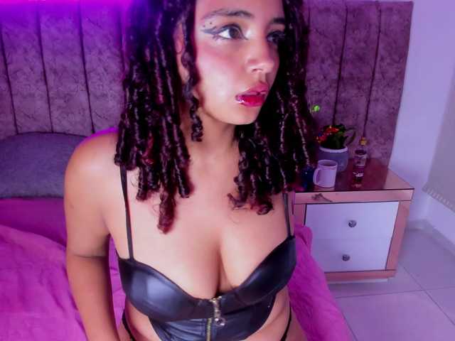 Dahlia-rossee live cam on BongaCams