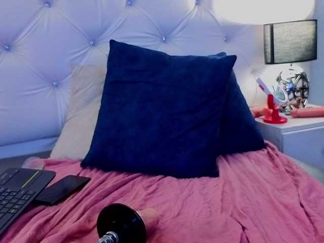 Dahlia-rossee live cam on BongaCams
