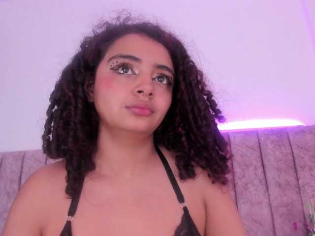 Dahlia-rossee live cam on BongaCams