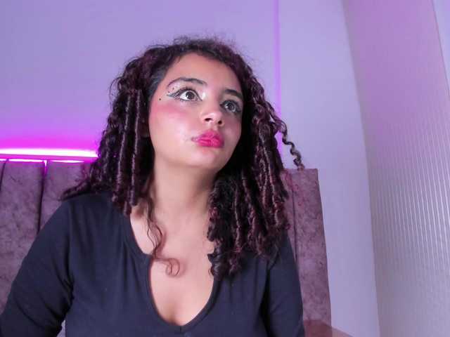 Dahlia-rossee live cam on BongaCams
