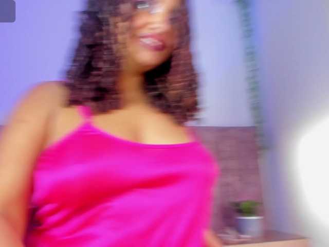 Dahlia-rossee live cam on BongaCams