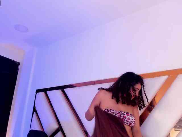 dahlia-rossee's live room