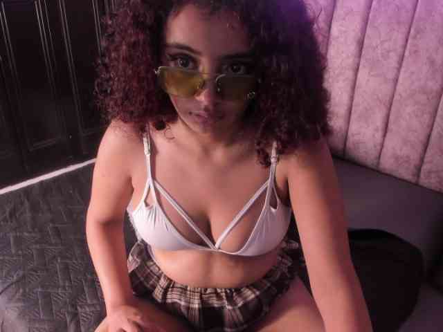 Dieses Model ist jetzt live. Dahlia-rossee