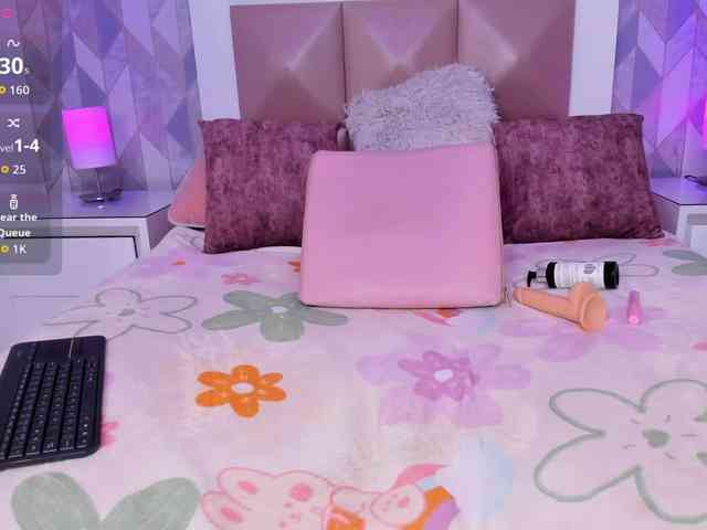 Evasterling's cam show statistics and live stream