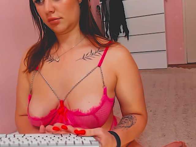 SweetLika live cam on BongaCams