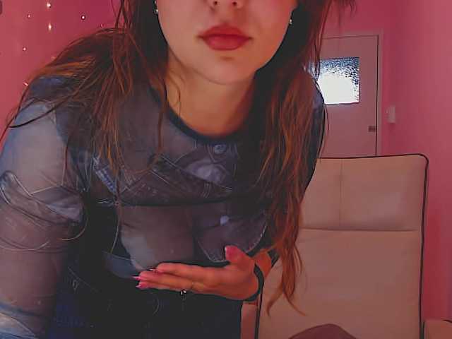 SweetLika live cam on BongaCams