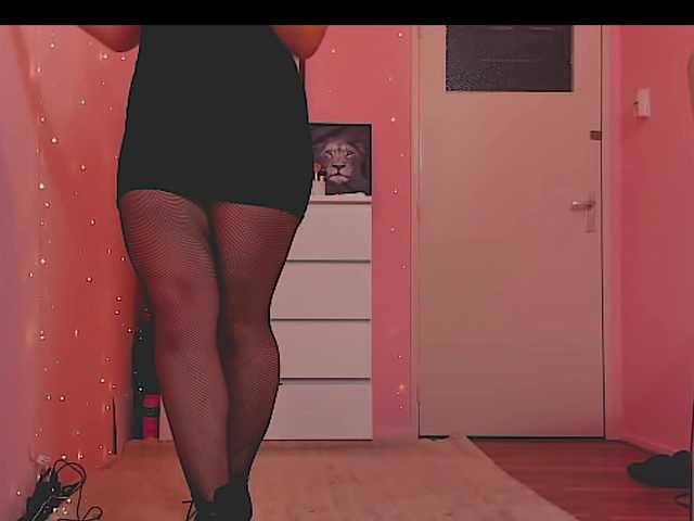 SweetLika live cam on BongaCams