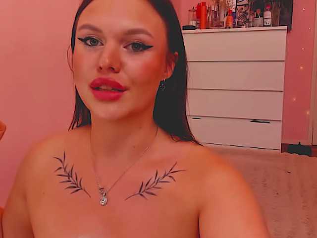 SweetLika live cam on BongaCams