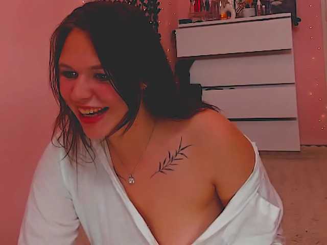 SweetLika live cam on BongaCams