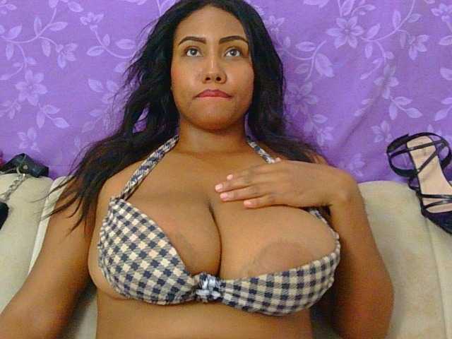 minabigboobs live cam on BongaCams