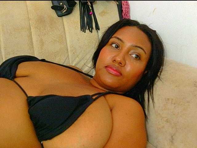 minabigboobs live webcam show