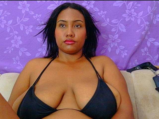 minabigboobs live webcam show