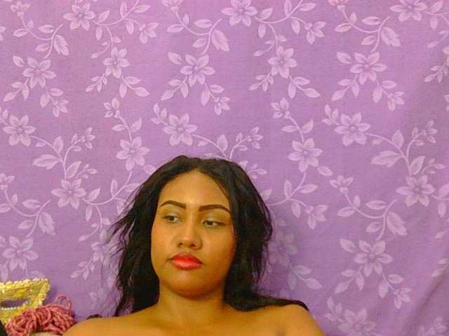 minabigboobs live cam on BongaCams