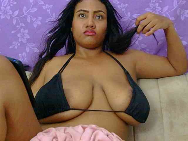 minabigboobs webcam